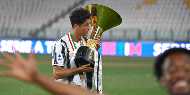 Cristiano Ronaldo nehéz rejtvényt adott a rajongóinak - fotó