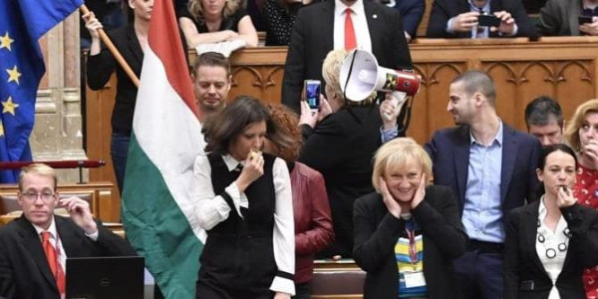 XXI. Század Intézet: Habarékellenzék áll az egységes jobboldallal szemben