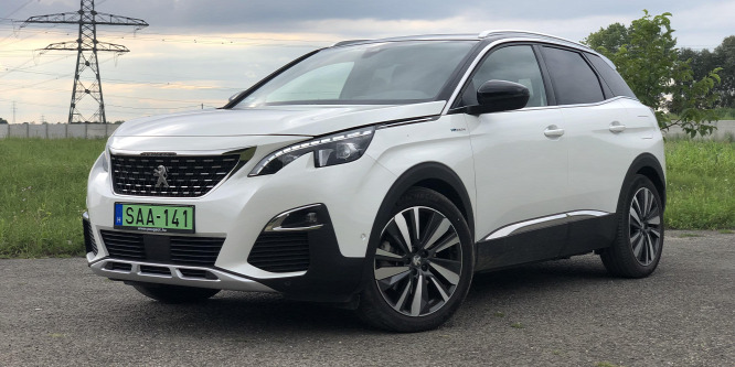 A szépségnek és a zöld rendszámnak ára van - Peugeot 3008 Hybrid4 teszt