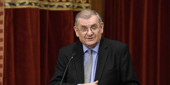 Nagypapa a bőröndben
