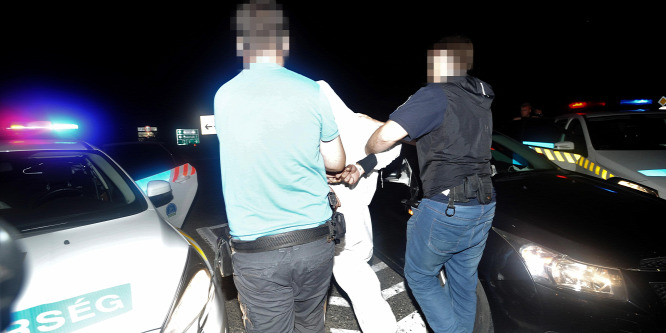Így fogták el az M1-esen autózókat rettegésben tartó bandát – videó