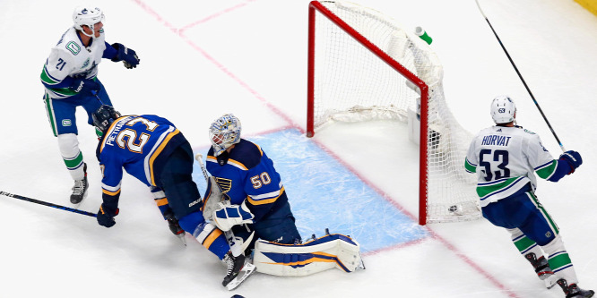 Háromgólos vereséggel kezdte a rájátszást az NHL címvédője