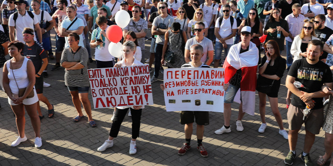 A fehérorosz KGB volt vezetője egy kiszivárgott hangfelvételen politikai merényleteket tervezett
