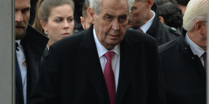 Milos Zeman: A visegrádiaknak ki kell állniuk Lengyelország és Magyarország mellett