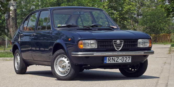 Zamatos nápolyi, tartósítószer nélkül - Alfa Romeo Alfasud 1.2 veteránteszt