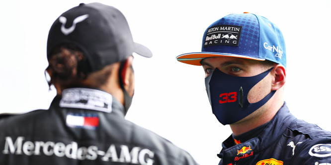 Hamilton: A Red Bull fejlődött, remélem, szorosabb lesz a versenyzés