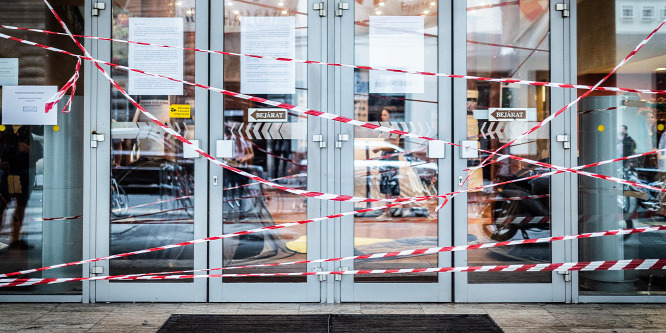 Gyurcsány fenyegetőzésén felbátorodva a Színművészeti hallgatói elbarikádozták az egyetemet