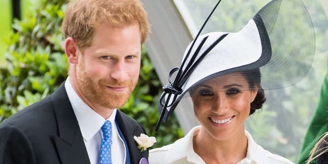 Felrobbant az internet: Kamerák előtt csókolózott Meghan Markle és Harry herceg