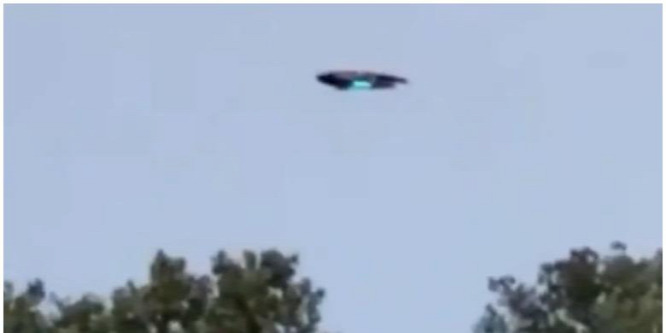 Megállt az élet New Jersey-ben, amikor egy UFO jelent meg az égen