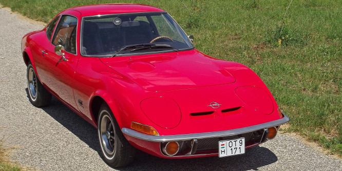 A legendás kólásüveg kisebb kiszerelésben - Opel GT 1.9 veteránteszt