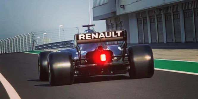 Forma-1-es autót tesztelt a Hungaroringen a Renault fiatal pilótája