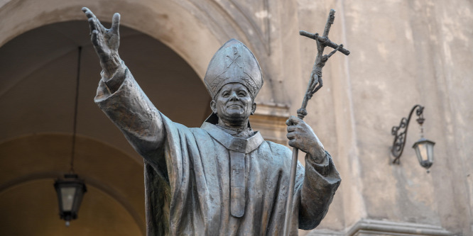 Ellopták II. János Pál pápa vérét egy olasz templomból