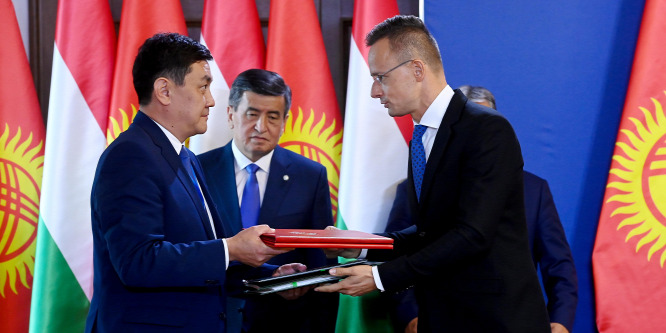 Szijjártó Péter: Minden feltétel adott a magyar és kirgiz vállalatok szoros együttműködéséhez