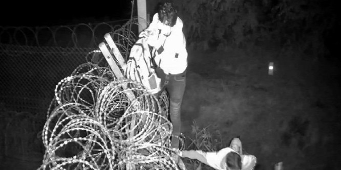 Elítélték a magyar határőröket kővel dobáló migránsokat - videó