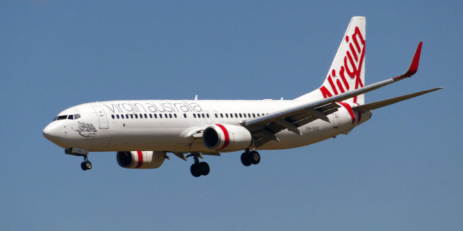 A plafonnak csapódott egy stewardess a pilóták hibájából