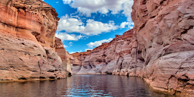 Szörnyethalt egy férfi, mert a Grand Canyonban egy fénykép miatt a mélybe zuhant