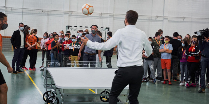 Lisztes Krisztiánnal adott át teqball-asztalt György László államtitkár - képek