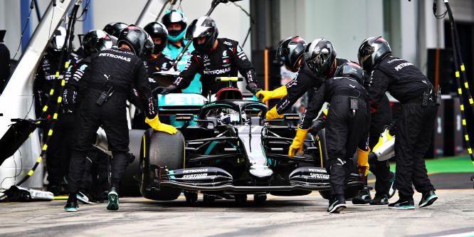 A Mercedes reméli, hogy megússzák a rajtbüntetést Bottas motorhibája után