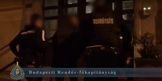 Egy 16 éves fiú kirabolt egy 42 éves nőt Budapesten