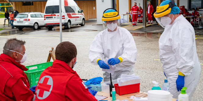 Csökkentik Ausztriában az összejövetelek létszámának felső határát