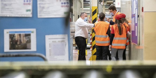 Már vállalatok is segítik a Tanítsunk Magyarországért programban részt vevő diákokat