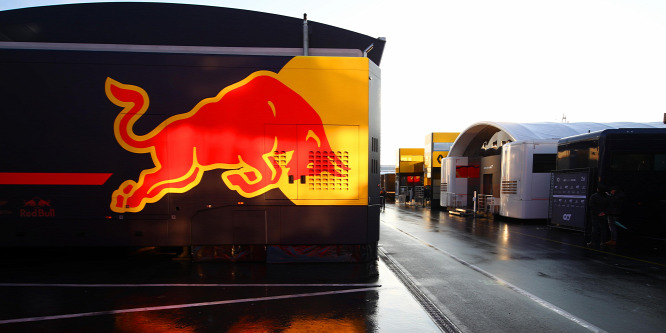 Red Bull: Ha Albon nem javul, Pérez vagy Hülkenberg jöhet
