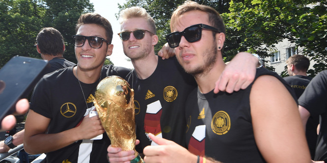 Egy gyűlölt és egy sajnált világbajnok futballista döbbenetes zuhanása