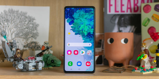 Megoldódnak a Samsung Galaxy S20 FE érintőkijelzős gondjai