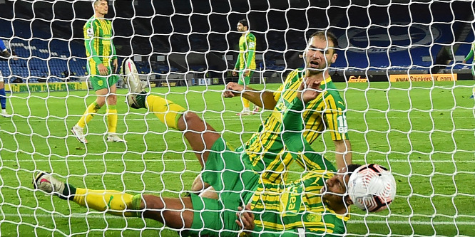 Nevetséges öngólt hozott össze a Chelsea egykori sztárja - videó