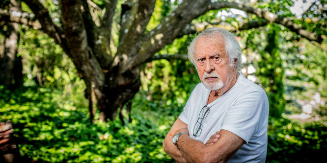 Rákosi Mátyás feleségével járt egy osztályba, gyűlölte a kommunistákat, és ezért a diktatúra megbüntette