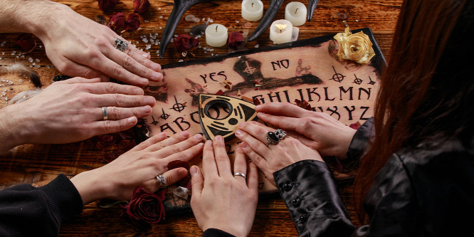 Sokkoló történetek: ismerd meg az ouija tábla rémséges hatalmát
