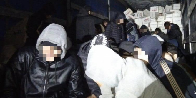 Negyvenöt szír migránst próbált átcsempészni az országon egy török kamionsofőr