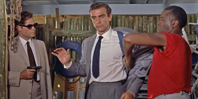 Elárverezik a pisztolyt, amelyet az első James Bond-filmben használt Sean Connery