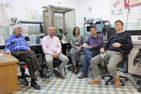 A Nature lapcsaládhoz tartozó Scientific Reports szakfolyóiratbeli cikk 14 szerzője közül 5 – balról jobbra –: Varró András, Csupor Dezső, Topal Leila,Prorok János és Virág László.