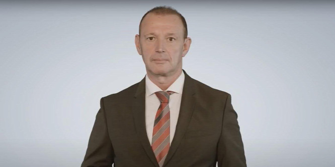 Győrfi Pál odavan két gyönyörű lányárt: "Csak bámulom őket." - Fotó