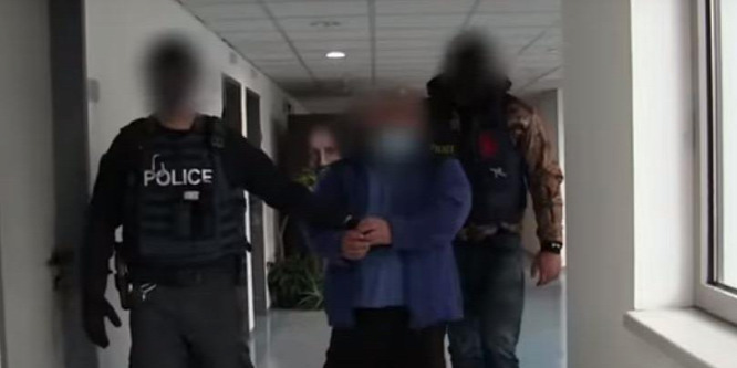 Börtönbe kerül a férfi, aki az 1-es villamoson megkéselt egy utast, aki rászólt, hogy szabályosan viselje a maszkot