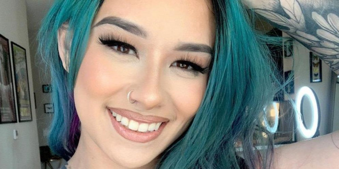 Mit szólnál egy privát fétispartihoz? Íme, egy igazi suicide girl - Fotók (18+)