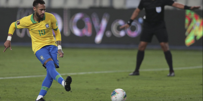 Neymar egy vödörrel a fején dekázott - videó
