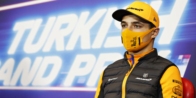 Valentino Rossi is felköszöntötte a McLaren születésnapos pilótáját