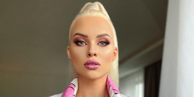 Teljesen szétszedik a kommentelők az élő Barbie babát