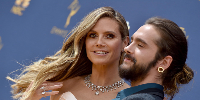 Meztelen ária: így énekel a zuhany alatt Heidi Klum és férje - Videó