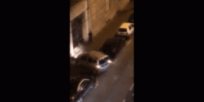 Kardokkal támadt egymásra két férfi Budapest belvárosában - videó
