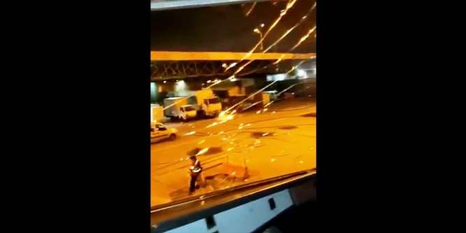 Megrepesztette a jégverés a pilótafülke szélvédőjét a felszállás után – videó