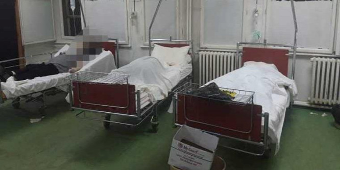 Emberi ürülék folyik az emberek nyakába egy észak-macedón kórházban, a betegeket halottak mellé fektetik - megdöbbentő képek