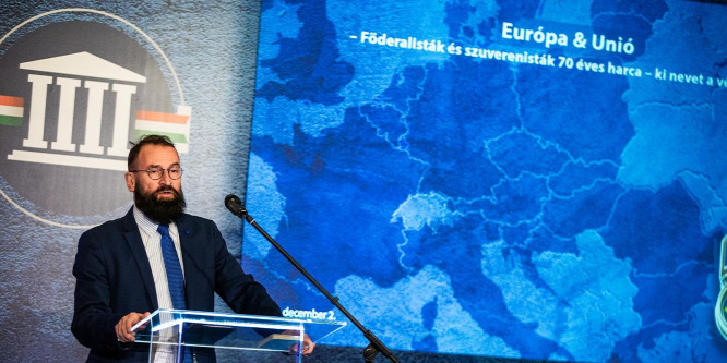 A Fidesz-KDNP EP-képviselőcsoportja köszönetet mondott Szájer József eddigi munkájáért