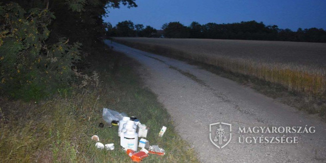 Tűk és gyógyszerek is voltak hulladék között, amit a Bezenye melletti úton dobtak ki