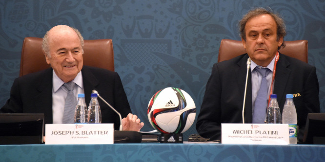 Blatter és Platini júniusban áll bíróság elé a korrupciós ügyben
