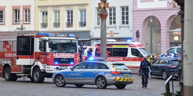 Gyalogosok közé hajtott egy autós egy németországi városban: öten meghaltak