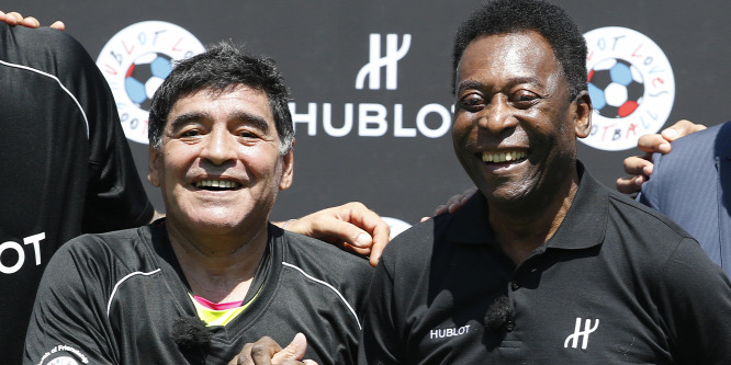 Maradona meze mellett Pelé vb-trófeáját is elárverezik