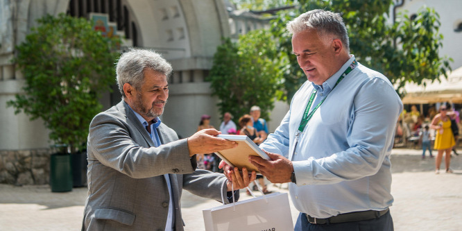 Karácsonyék az állatkert eddigi vezetőjét nevezték ki, pedig egyre csúnyább ügyek derülnek ki róla